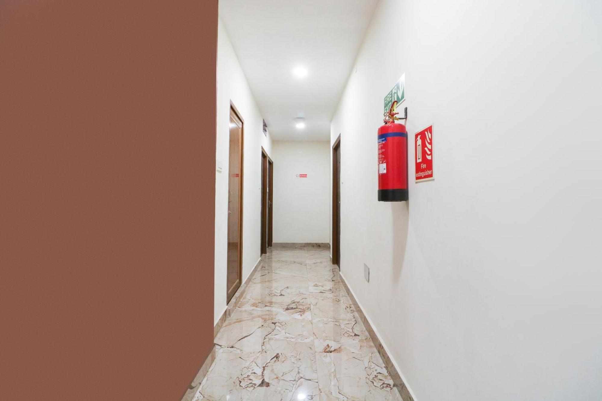 Hotel O Adri Hotels Near Dum Dum Metro Station Dış mekan fotoğraf