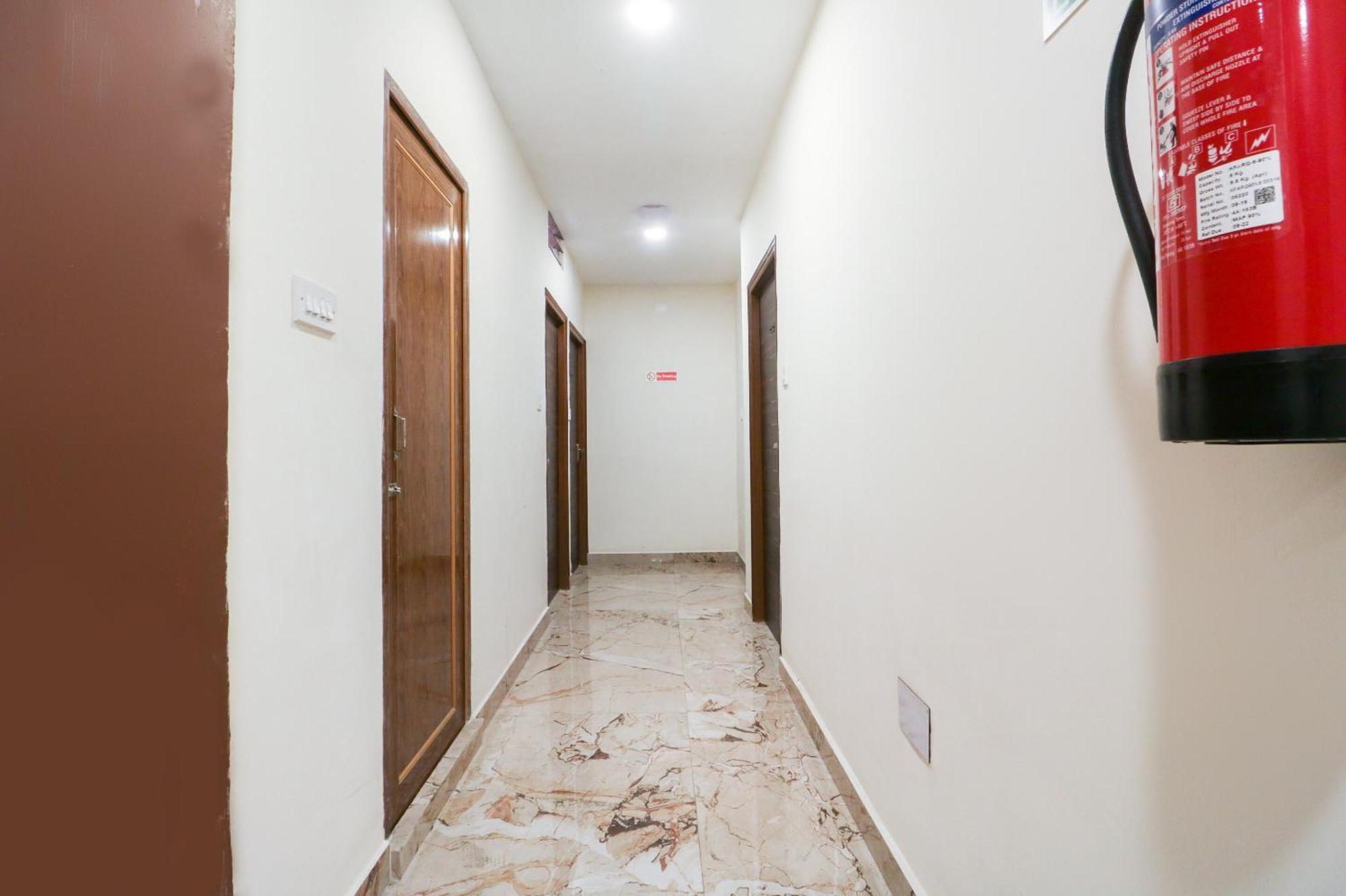 Hotel O Adri Hotels Near Dum Dum Metro Station Dış mekan fotoğraf
